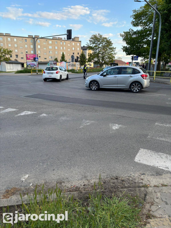 Kolizja na skrzyżowaniu ulic Wrocławskiej i Powstańców Wlkp.