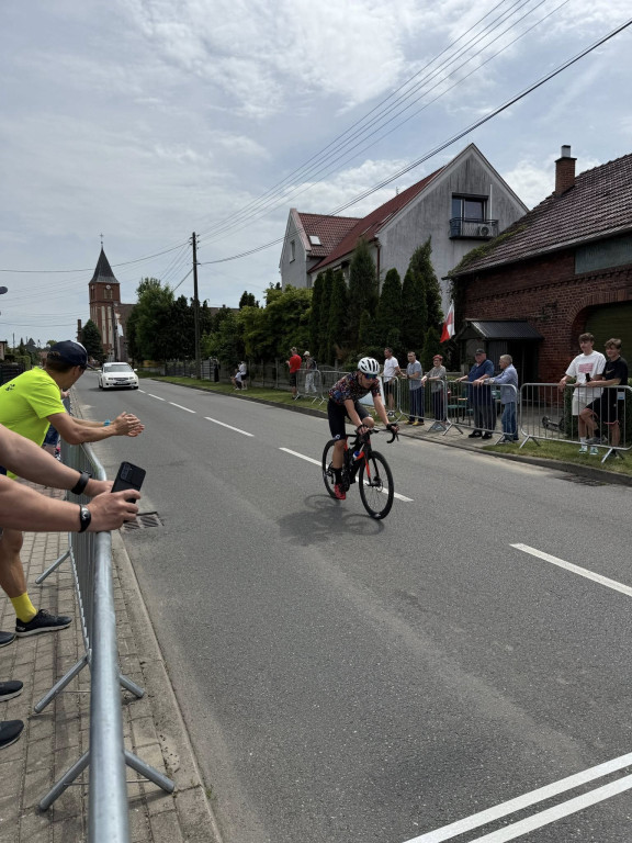 Kolarze Victorii Jarocin z medalami Mistrzostw Polski