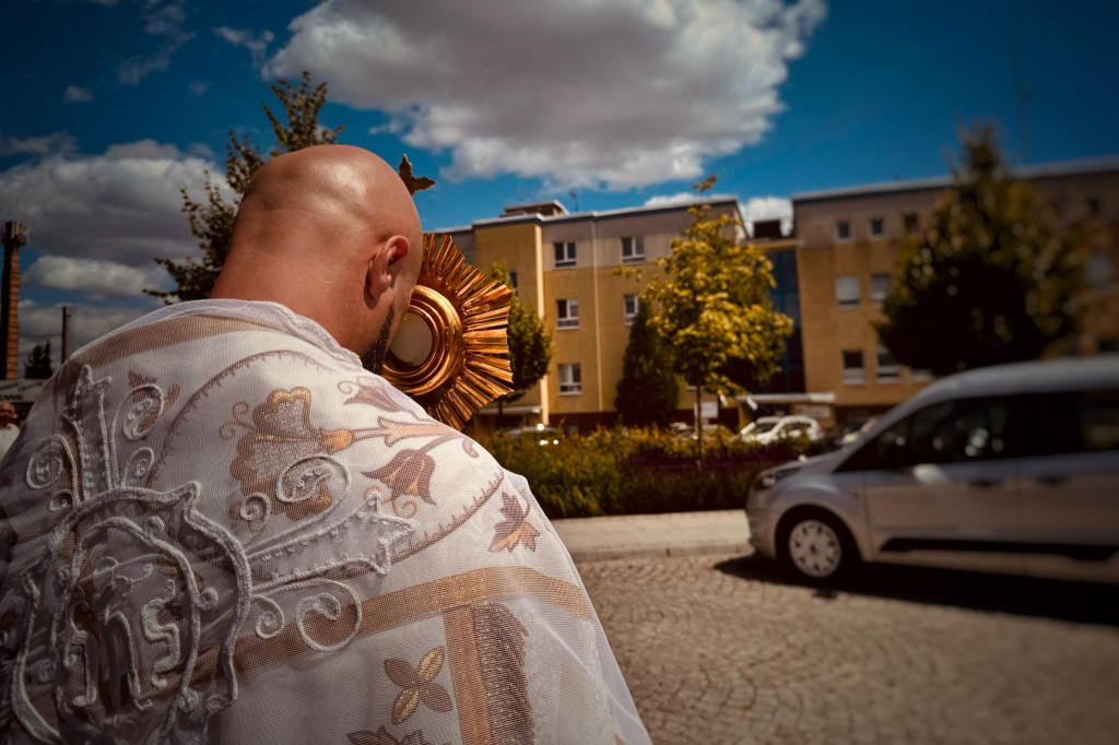 Procesja Bożego Ciała z kościoła św. Marcina do kościoła Chrystusa Króla