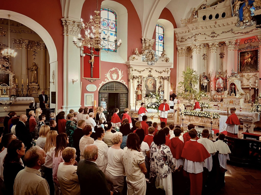 Procesja Bożego Ciała z kościoła św. Marcina do kościoła Chrystusa Króla