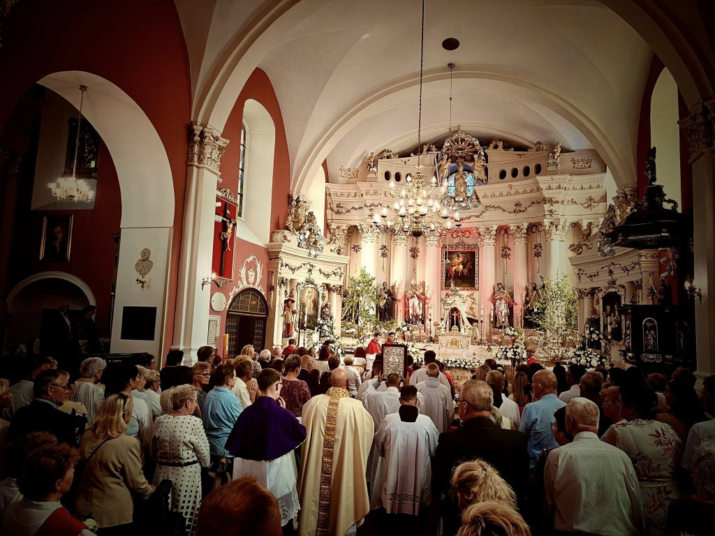 Procesja Bożego Ciała z kościoła św. Marcina do kościoła Chrystusa Króla