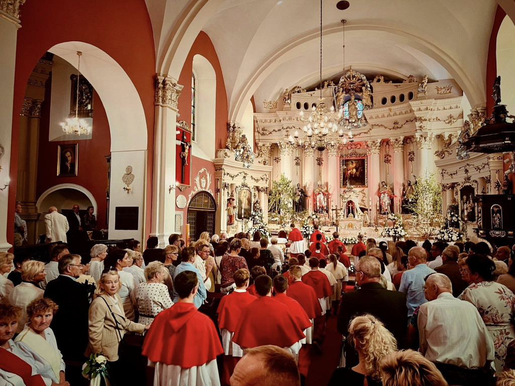 Procesja Bożego Ciała z kościoła św. Marcina do kościoła Chrystusa Króla