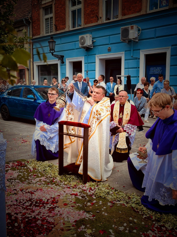 Procesja Bożego Ciała z kościoła św. Marcina do kościoła Chrystusa Króla