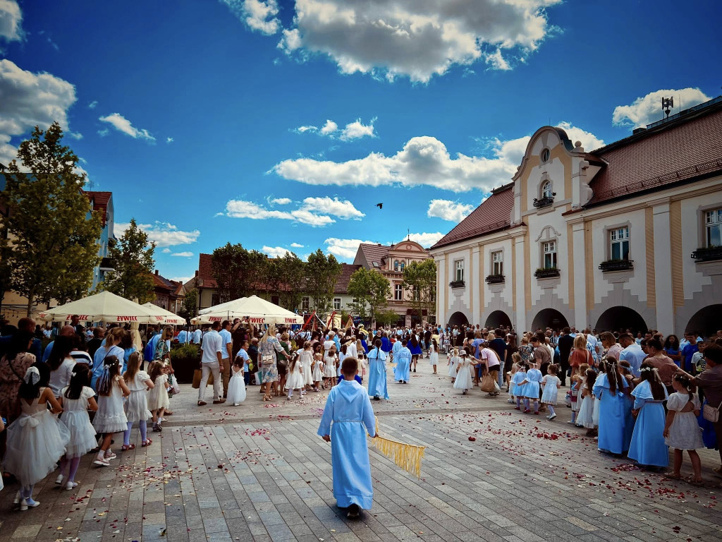 Procesja Bożego Ciała z kościoła św. Marcina do kościoła Chrystusa Króla