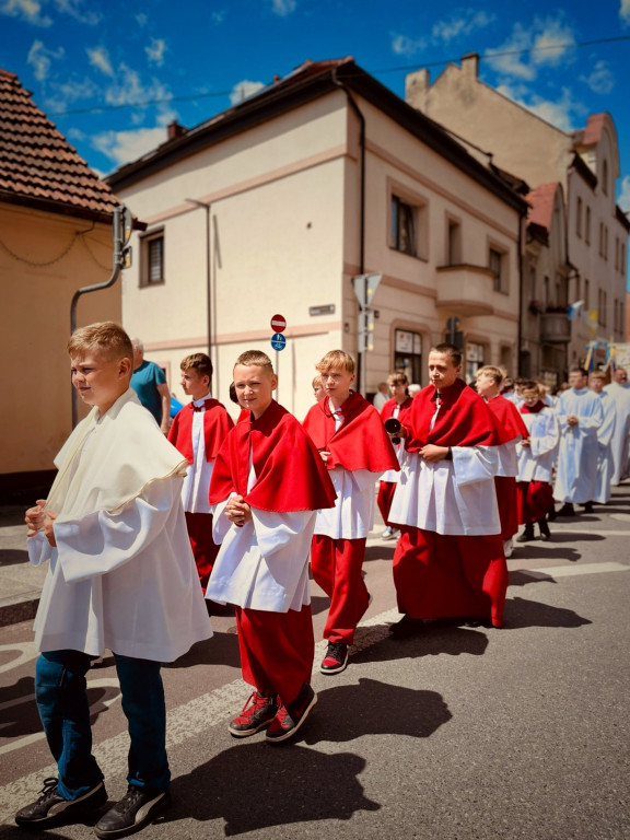 Procesja Bożego Ciała z kościoła św. Marcina do kościoła Chrystusa Króla