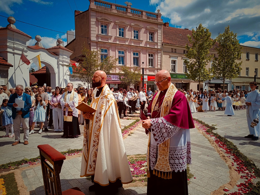 Procesja Bożego Ciała z kościoła św. Marcina do kościoła Chrystusa Króla