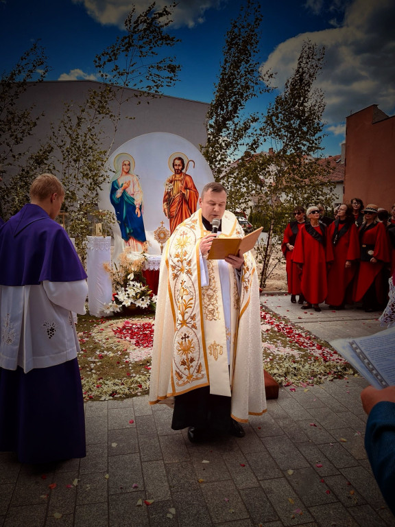 Procesja Bożego Ciała z kościoła św. Marcina do kościoła Chrystusa Króla