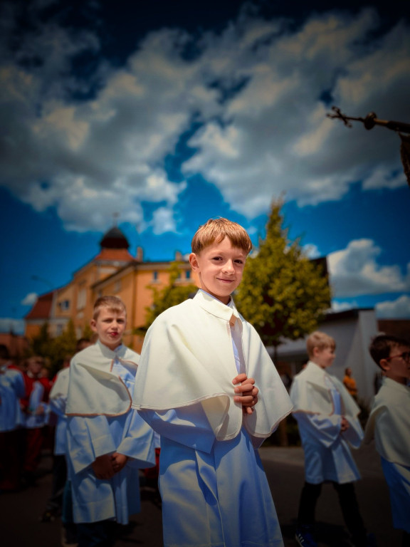 Procesja Bożego Ciała z kościoła św. Marcina do kościoła Chrystusa Króla