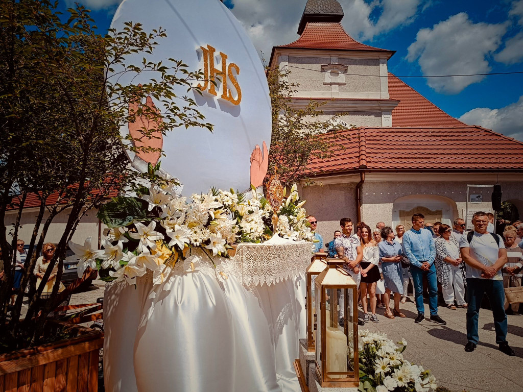 Procesja Bożego Ciała z kościoła św. Marcina do kościoła Chrystusa Króla