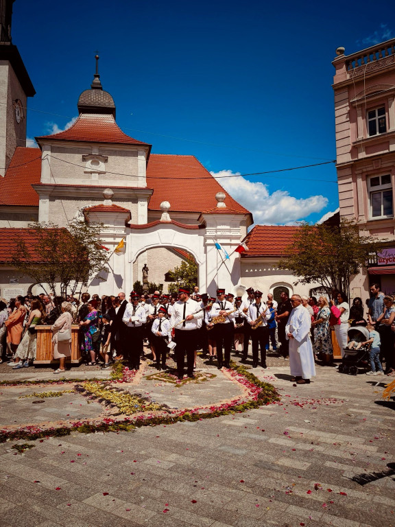 Procesja Bożego Ciała z kościoła św. Marcina do kościoła Chrystusa Króla