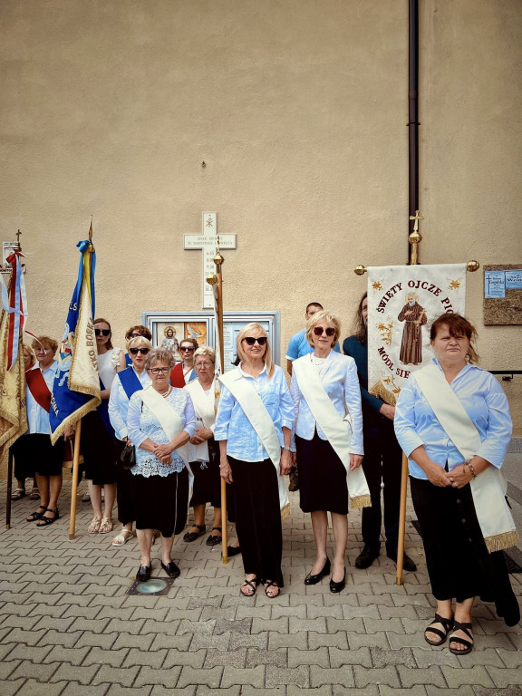 Procesja Bożego Ciała z kościoła św. Marcina do kościoła Chrystusa Króla