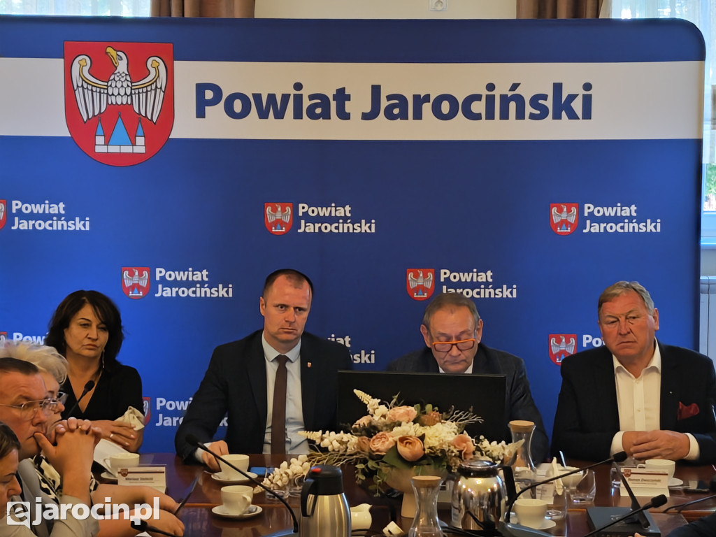 Zarząd Powiatu Jarocińskiego z absolutorium i wotum zaufania