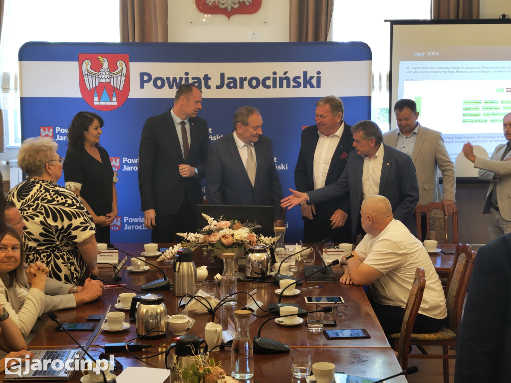 Zarząd Powiatu Jarocińskiego z absolutorium i wotum zaufania