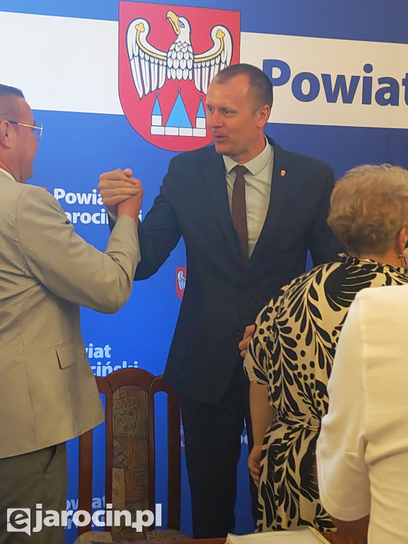 Zarząd Powiatu Jarocińskiego z absolutorium i wotum zaufania