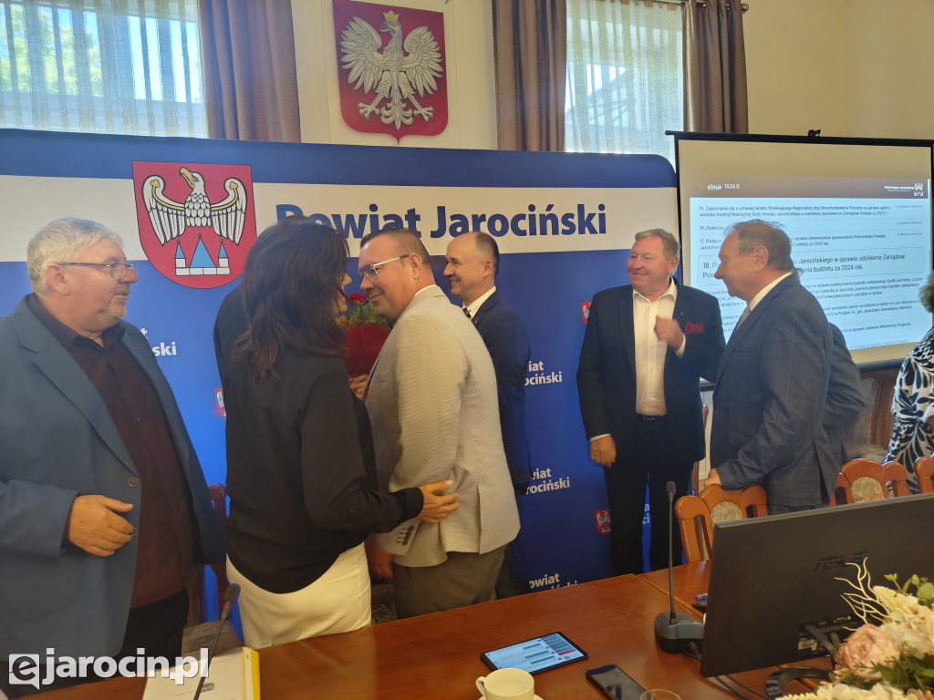 Zarząd Powiatu Jarocińskiego z absolutorium i wotum zaufania