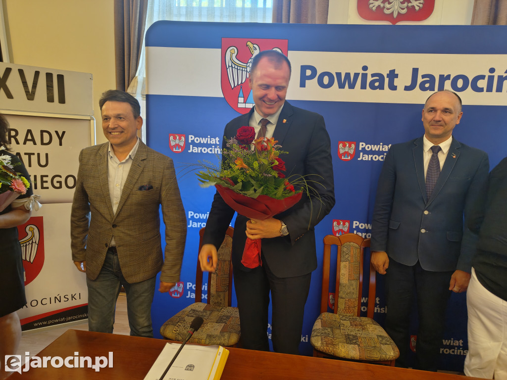 Zarząd Powiatu Jarocińskiego z absolutorium i wotum zaufania