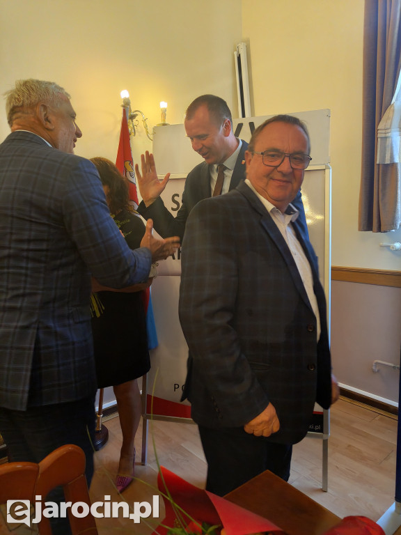 Zarząd Powiatu Jarocińskiego z absolutorium i wotum zaufania
