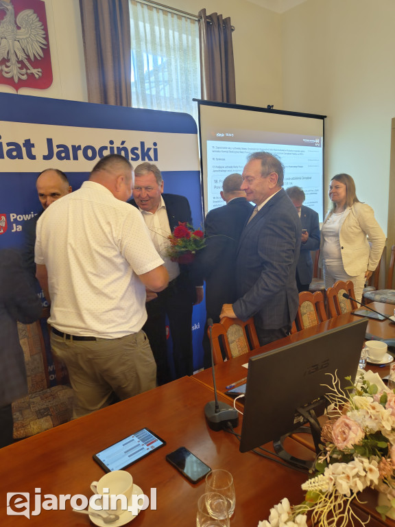 Zarząd Powiatu Jarocińskiego z absolutorium i wotum zaufania