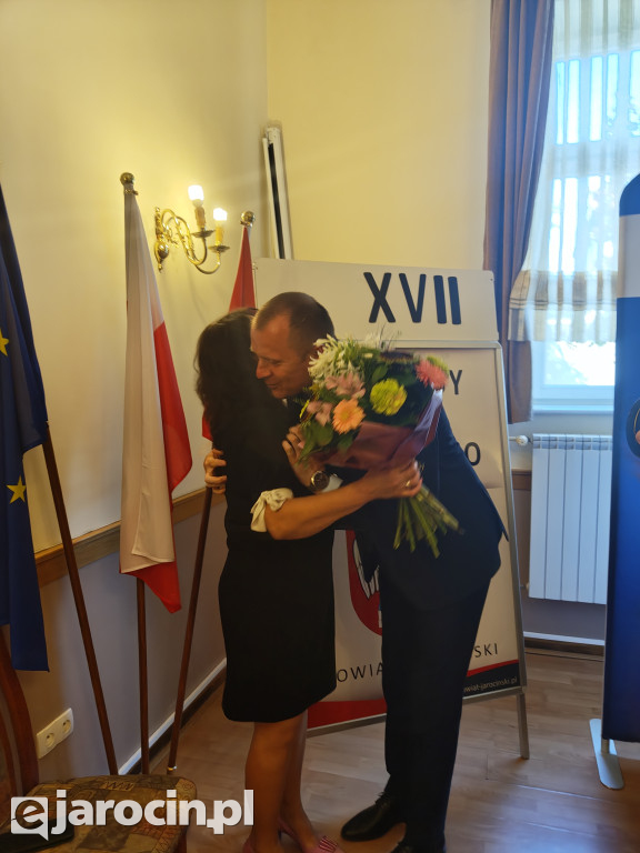 Zarząd Powiatu Jarocińskiego z absolutorium i wotum zaufania