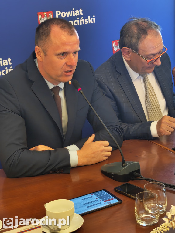 Zarząd Powiatu Jarocińskiego z absolutorium i wotum zaufania