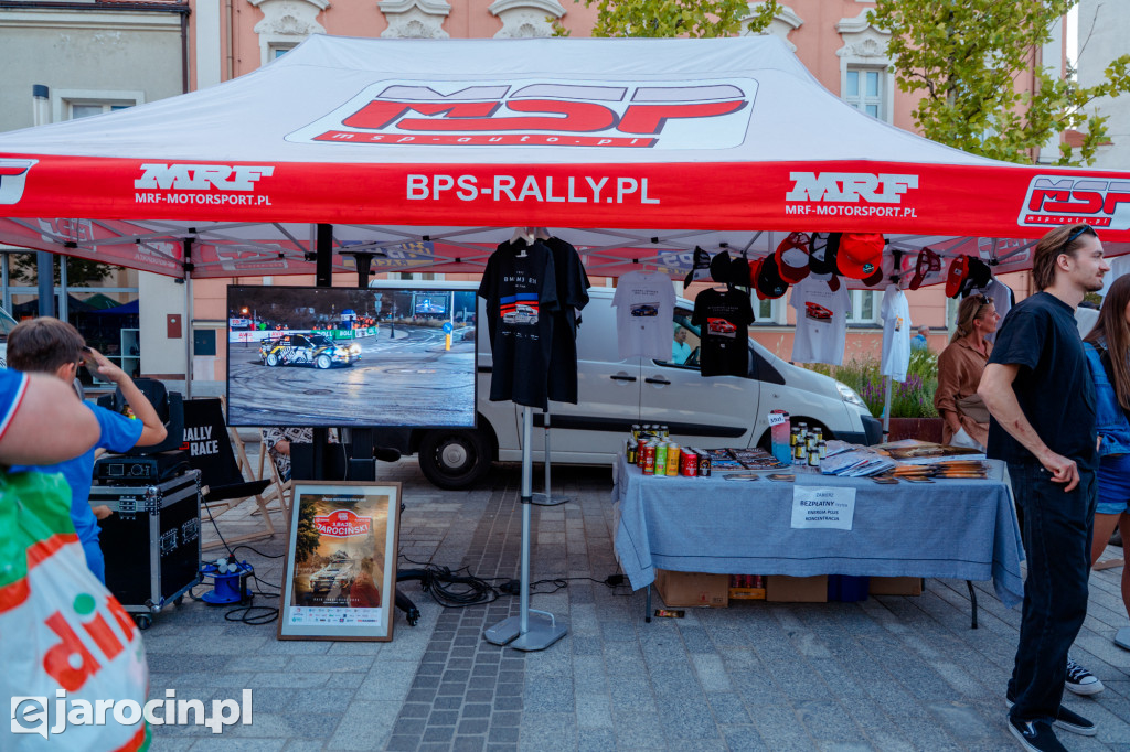  3. RALLY and RACE Rajdu Jarocińskiego. Sobota na rynku pełna emocji i klasyki motoryzacji