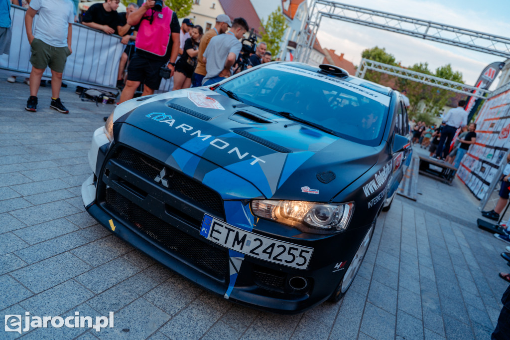  3. RALLY and RACE Rajdu Jarocińskiego. Sobota na rynku pełna emocji i klasyki motoryzacji