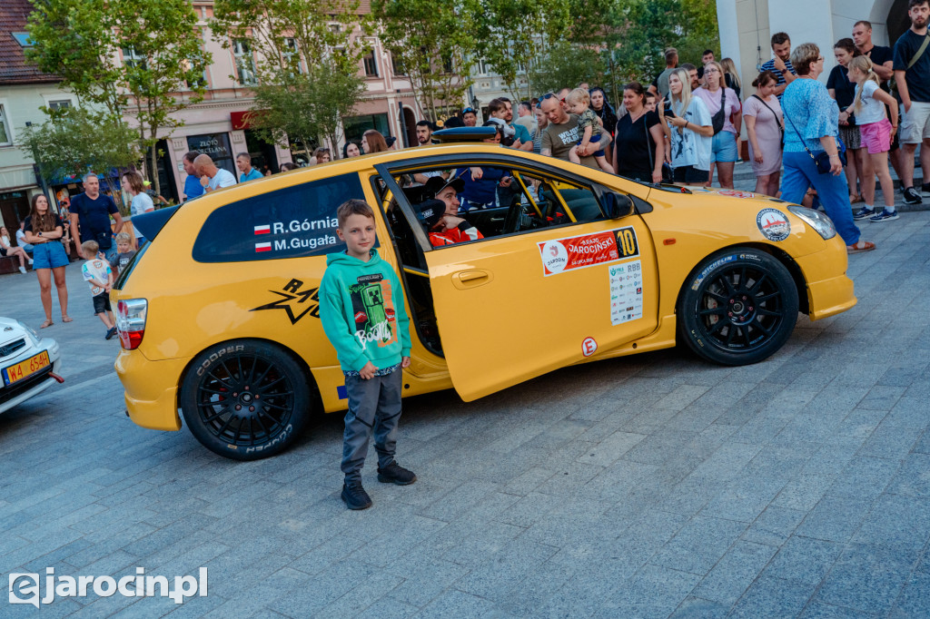  3. RALLY and RACE Rajdu Jarocińskiego. Sobota na rynku pełna emocji i klasyki motoryzacji