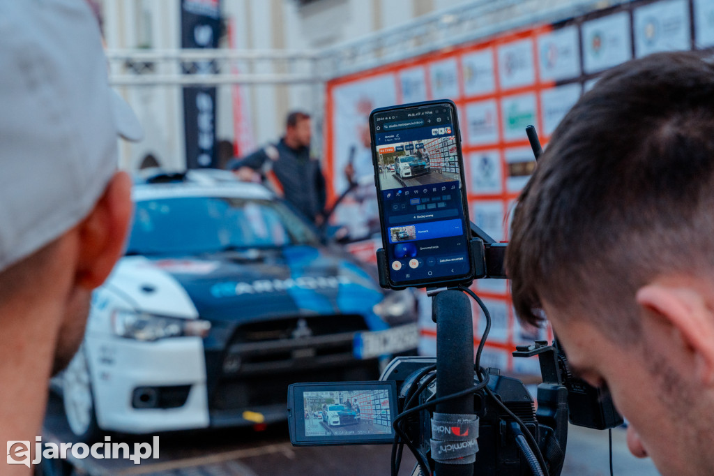  3. RALLY and RACE Rajdu Jarocińskiego. Sobota na rynku pełna emocji i klasyki motoryzacji