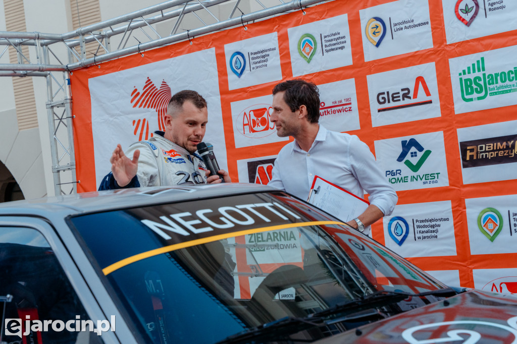 3. RALLY and RACE Rajdu Jarocińskiego. Sobota na rynku pełna emocji i klasyki motoryzacji