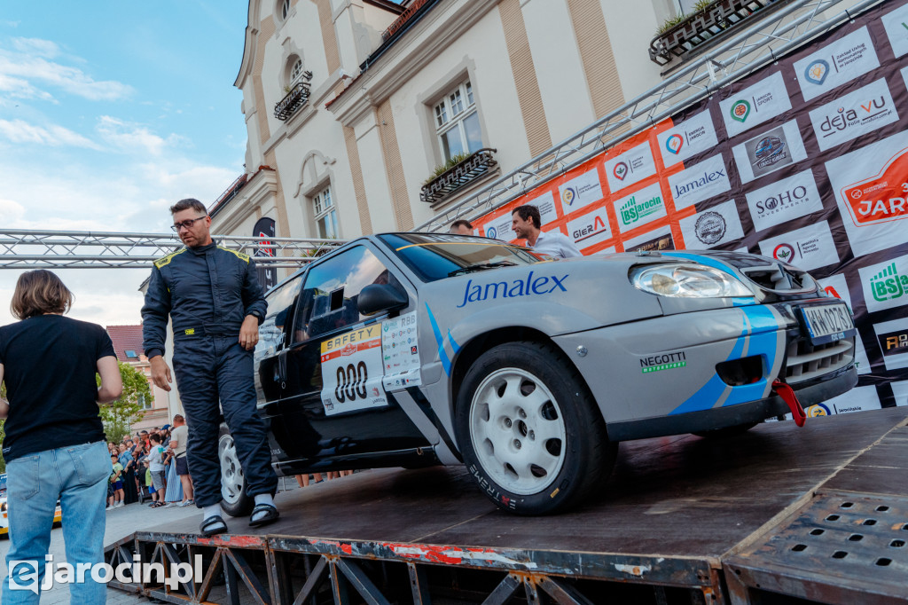  3. RALLY and RACE Rajdu Jarocińskiego. Sobota na rynku pełna emocji i klasyki motoryzacji