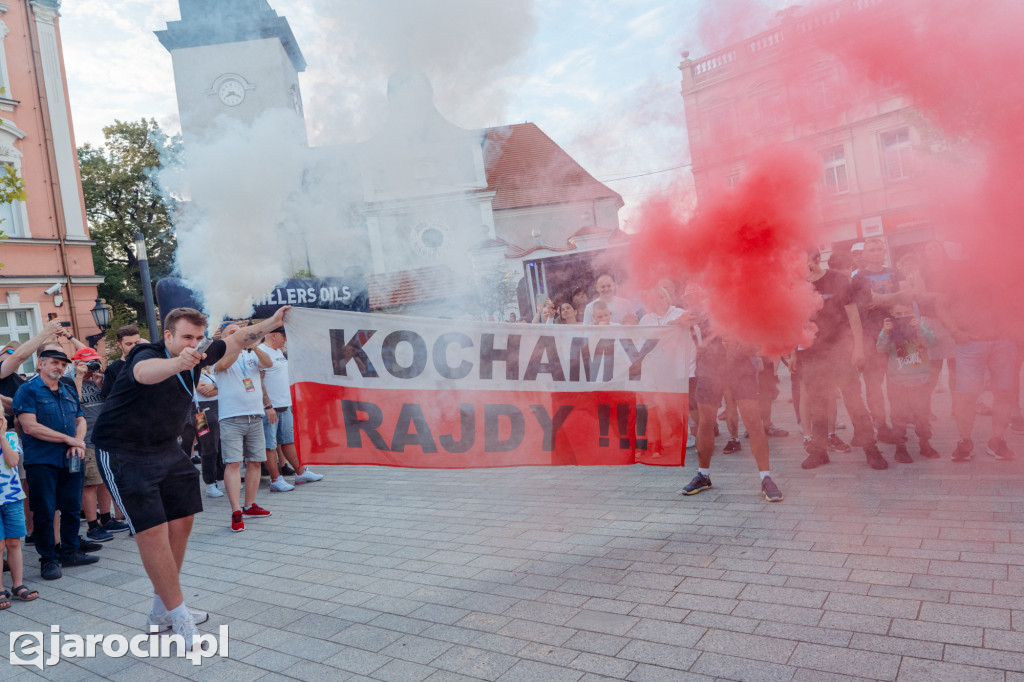  3. RALLY and RACE Rajdu Jarocińskiego. Sobota na rynku pełna emocji i klasyki motoryzacji