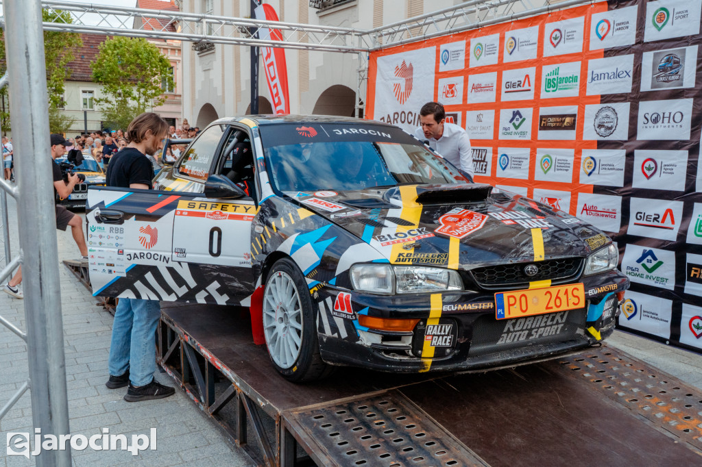  3. RALLY and RACE Rajdu Jarocińskiego. Sobota na rynku pełna emocji i klasyki motoryzacji