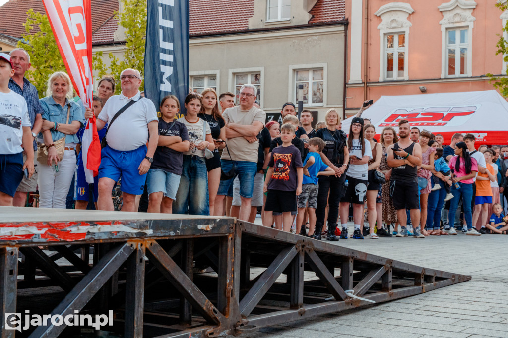  3. RALLY and RACE Rajdu Jarocińskiego. Sobota na rynku pełna emocji i klasyki motoryzacji