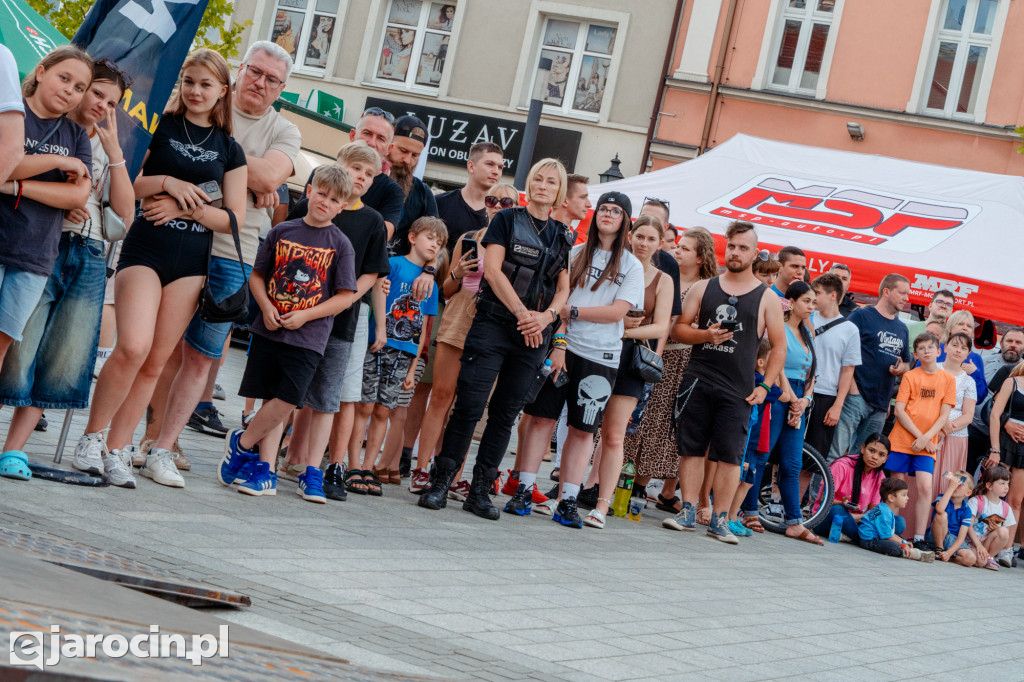  3. RALLY and RACE Rajdu Jarocińskiego. Sobota na rynku pełna emocji i klasyki motoryzacji