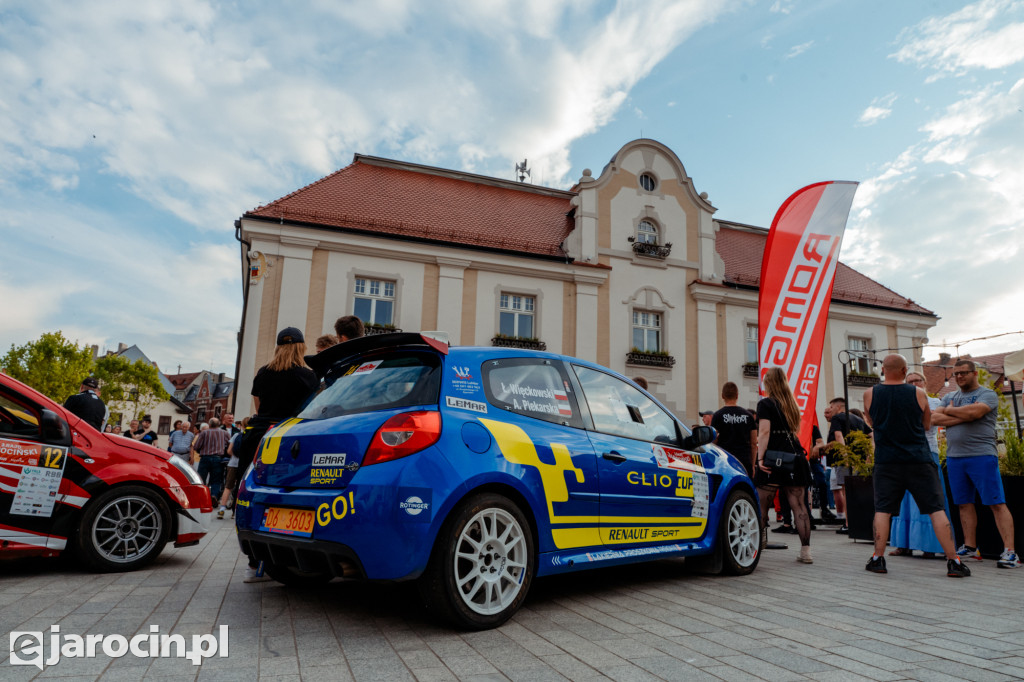  3. RALLY and RACE Rajdu Jarocińskiego. Sobota na rynku pełna emocji i klasyki motoryzacji