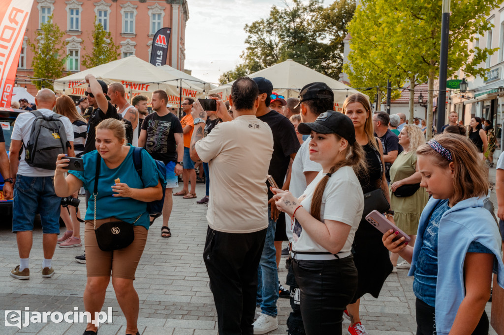 3. RALLY and RACE Rajdu Jarocińskiego. Sobota na rynku pełna emocji i klasyki motoryzacji