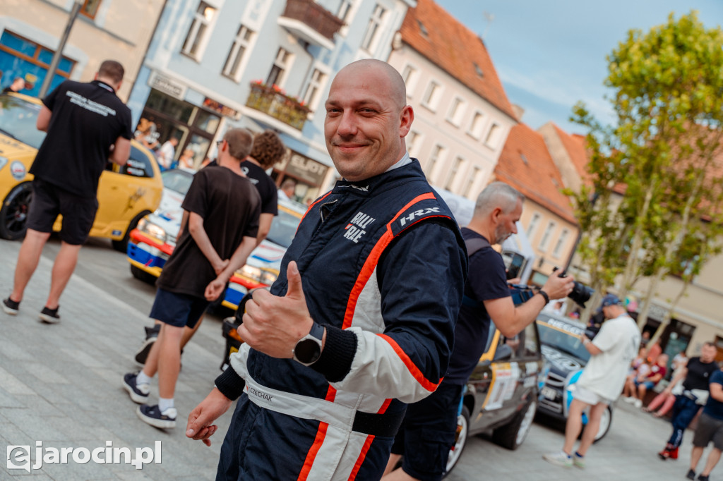  3. RALLY and RACE Rajdu Jarocińskiego. Sobota na rynku pełna emocji i klasyki motoryzacji