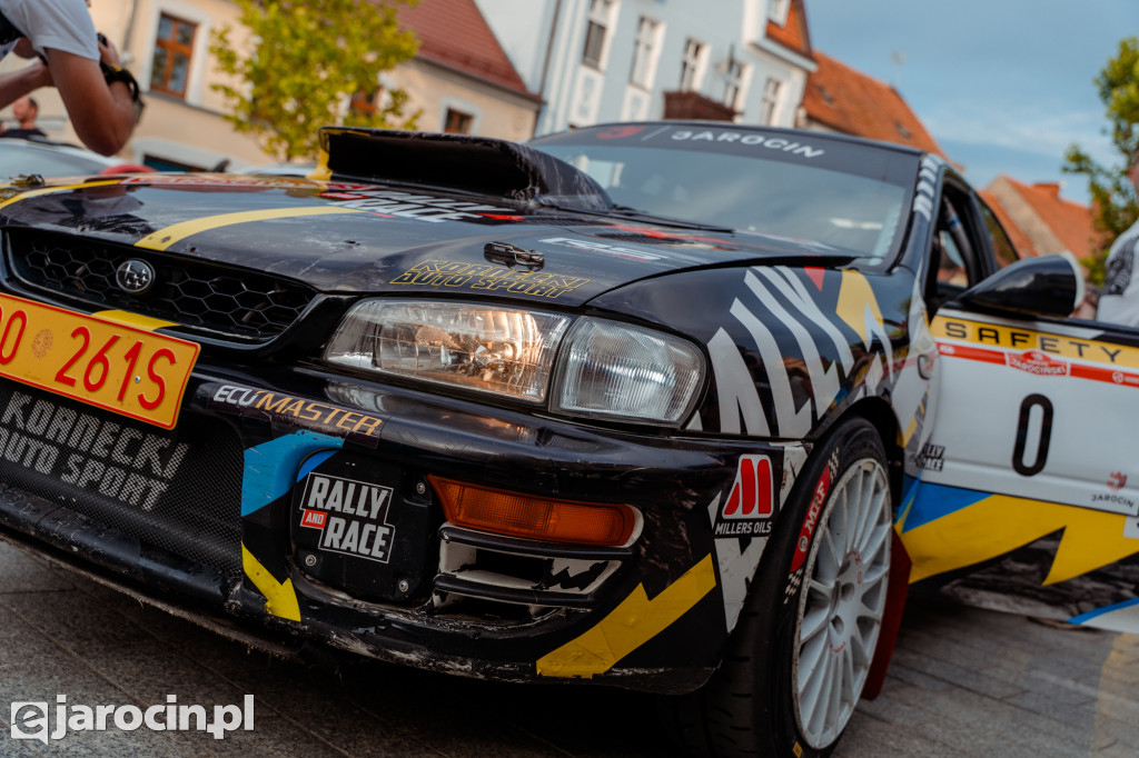  3. RALLY and RACE Rajdu Jarocińskiego. Sobota na rynku pełna emocji i klasyki motoryzacji