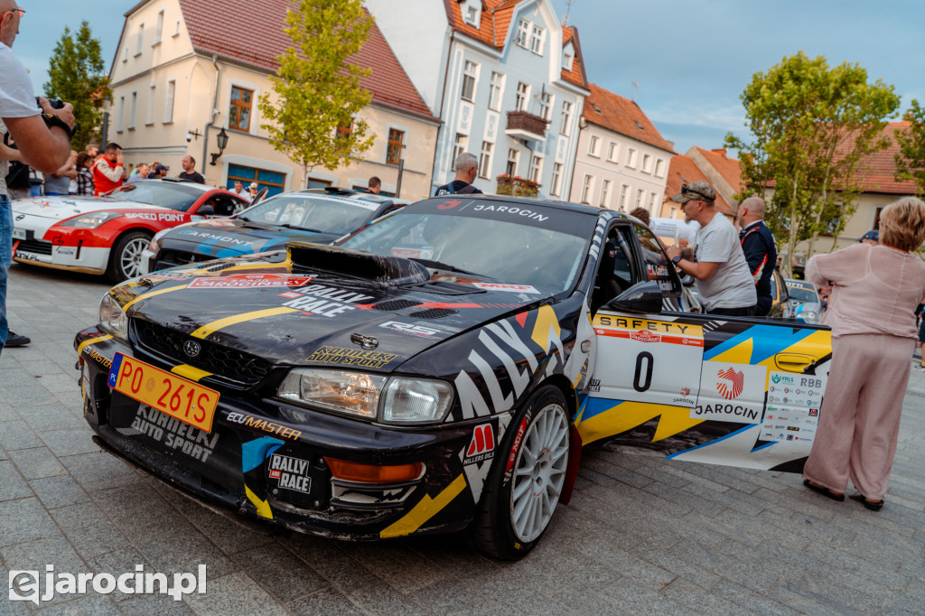  3. RALLY and RACE Rajdu Jarocińskiego. Sobota na rynku pełna emocji i klasyki motoryzacji
