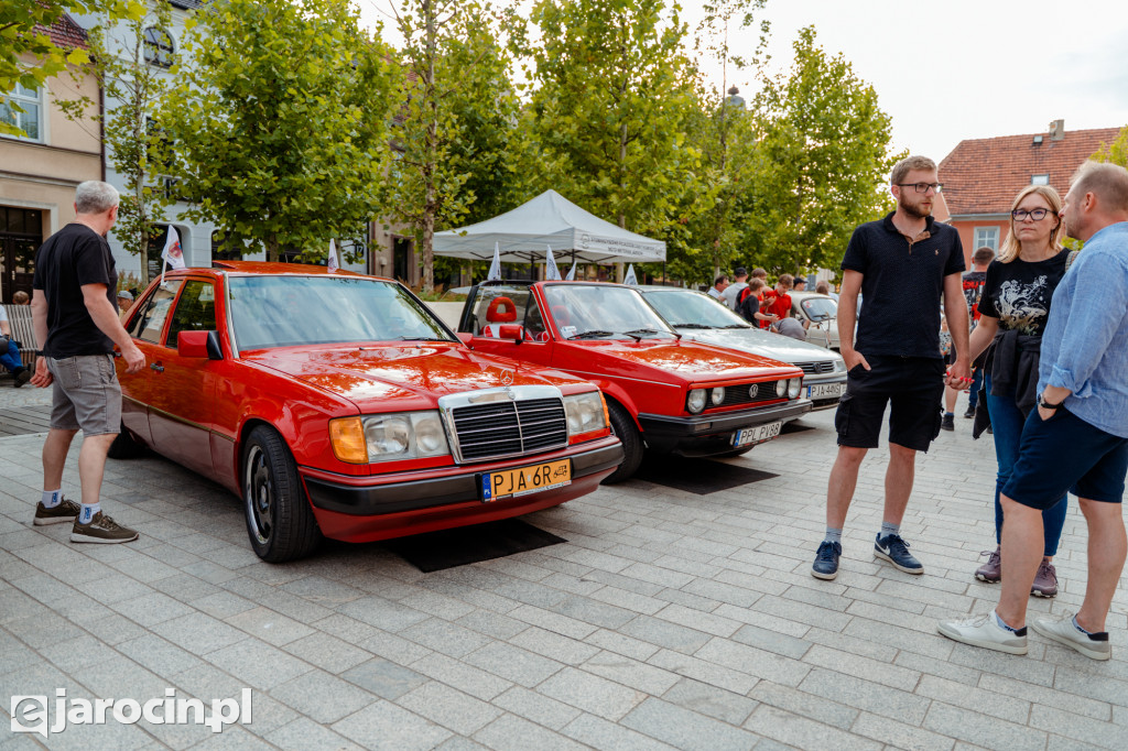  3. RALLY and RACE Rajdu Jarocińskiego. Sobota na rynku pełna emocji i klasyki motoryzacji
