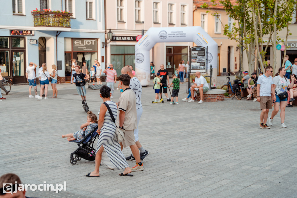  3. RALLY and RACE Rajdu Jarocińskiego. Sobota na rynku pełna emocji i klasyki motoryzacji