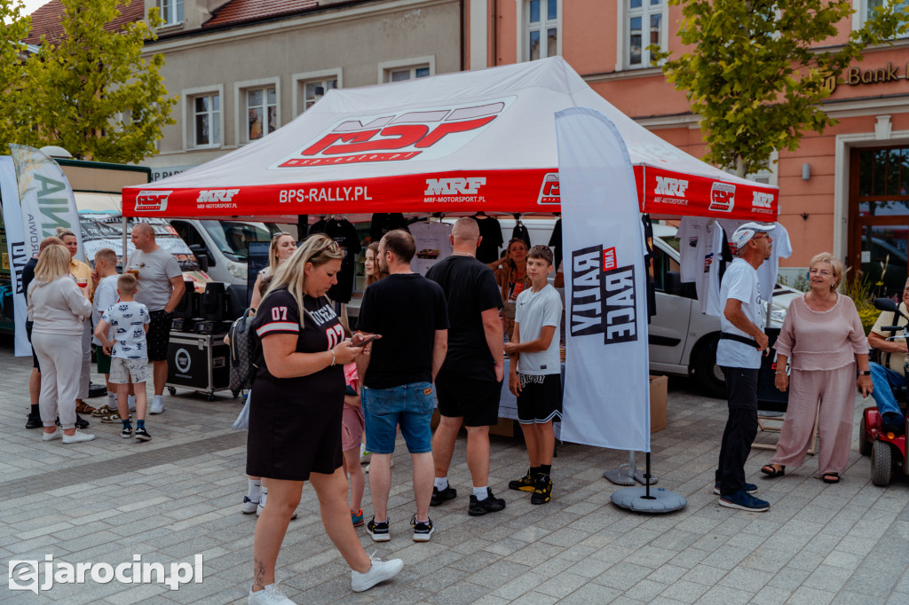  3. RALLY and RACE Rajdu Jarocińskiego. Sobota na rynku pełna emocji i klasyki motoryzacji