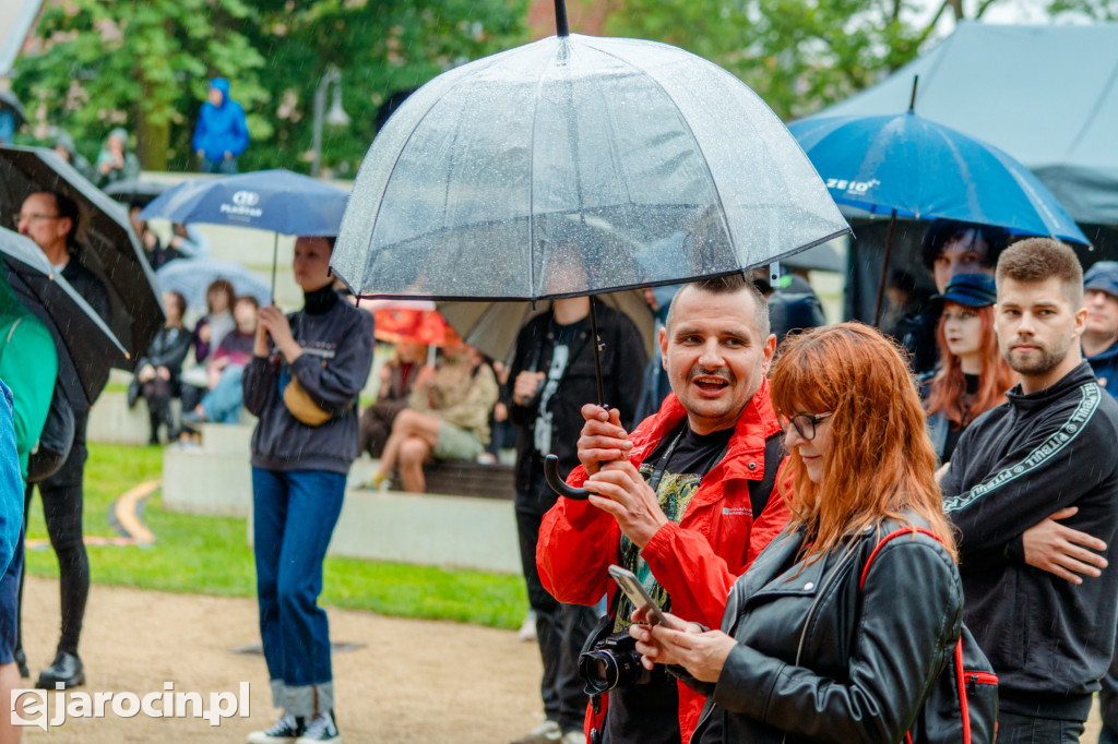 Muzyczna podróż rozpoczęta! Za nami otwarcie Jarocin Festiwal 2025 – z emocjami, nagrodami i jubileuszem Banacha