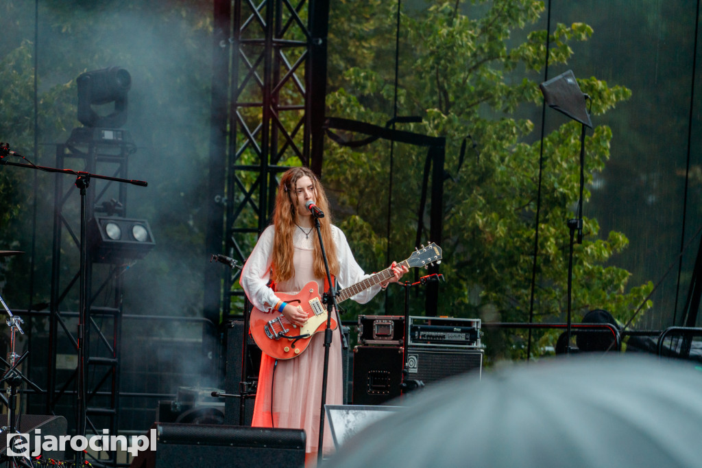 Muzyczna podróż rozpoczęta! Za nami otwarcie Jarocin Festiwal 2025 – z emocjami, nagrodami i jubileuszem Banacha