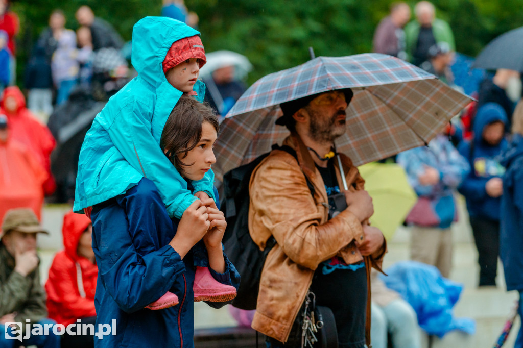 Muzyczna podróż rozpoczęta! Za nami otwarcie Jarocin Festiwal 2025 – z emocjami, nagrodami i jubileuszem Banacha