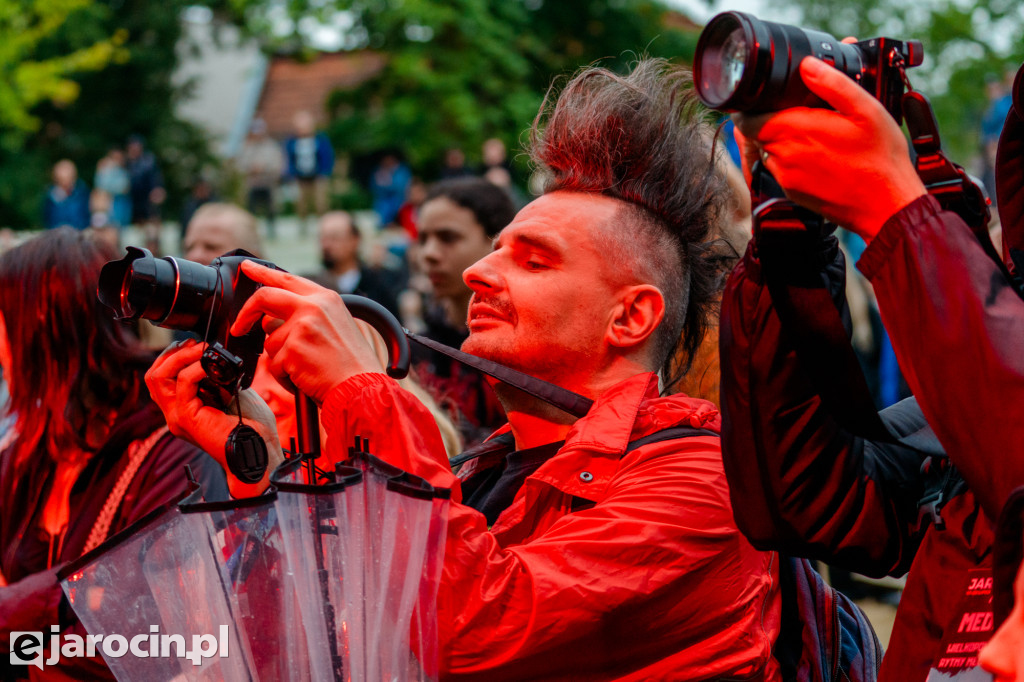 Muzyczna podróż rozpoczęta! Za nami otwarcie Jarocin Festiwal 2025 – z emocjami, nagrodami i jubileuszem Banacha