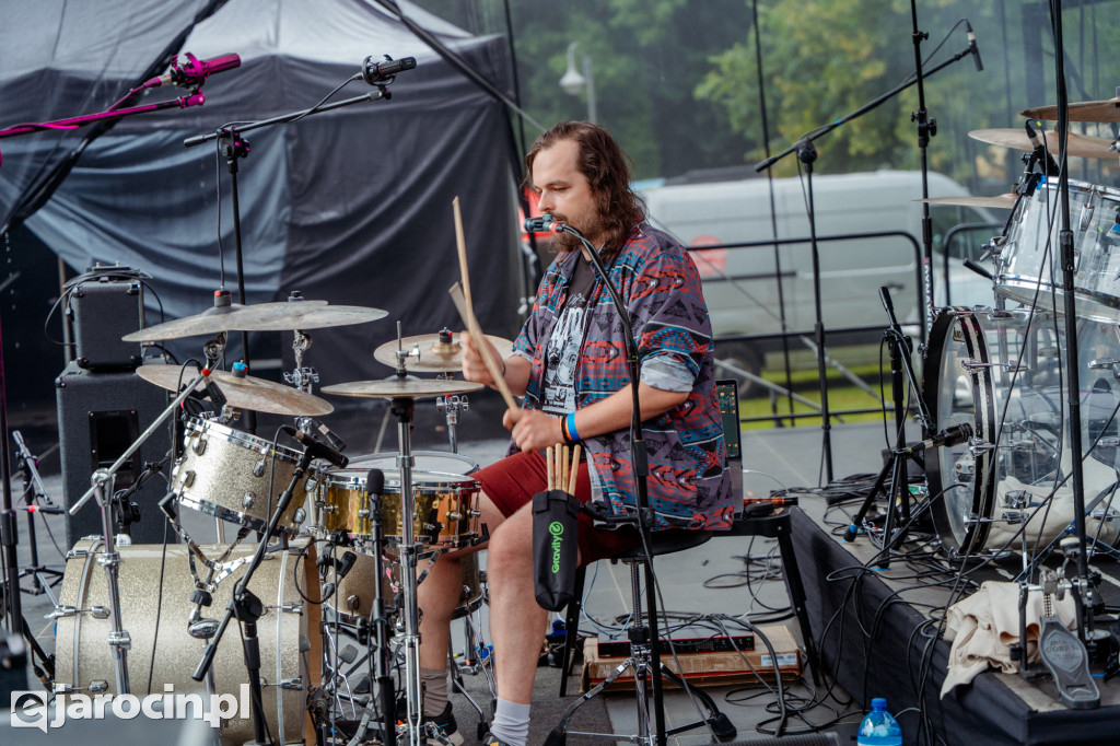 Muzyczna podróż rozpoczęta! Za nami otwarcie Jarocin Festiwal 2025 – z emocjami, nagrodami i jubileuszem Banacha