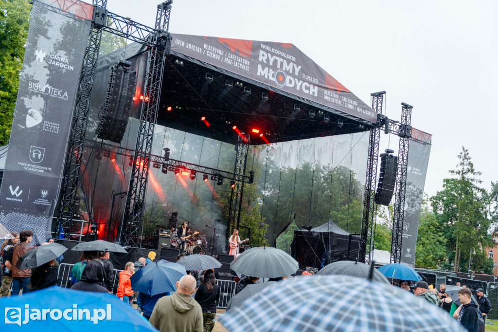 Muzyczna podróż rozpoczęta! Za nami otwarcie Jarocin Festiwal 2025 – z emocjami, nagrodami i jubileuszem Banacha