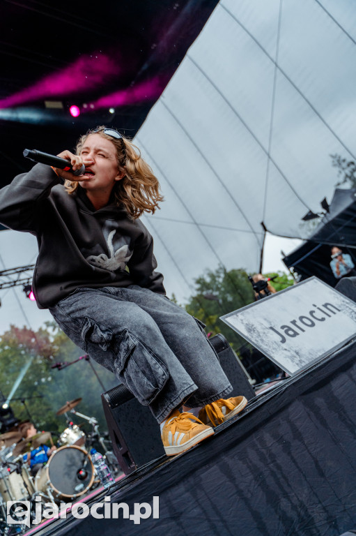 Muzyczna podróż rozpoczęta! Za nami otwarcie Jarocin Festiwal 2025 – z emocjami, nagrodami i jubileuszem Banacha