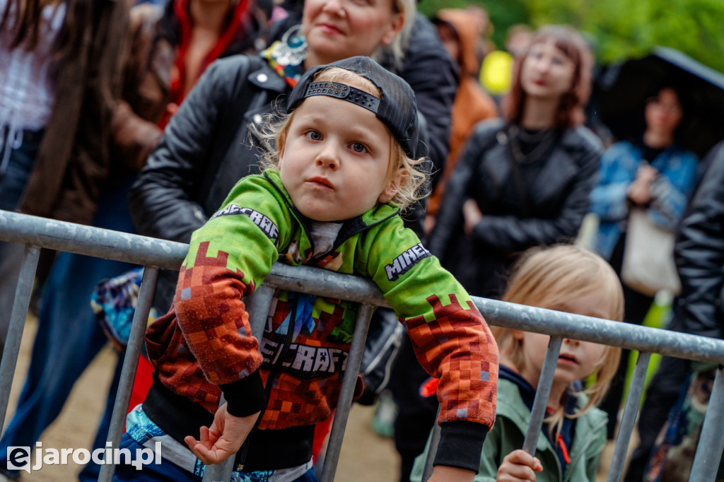 Muzyczna podróż rozpoczęta! Za nami otwarcie Jarocin Festiwal 2025 – z emocjami, nagrodami i jubileuszem Banacha